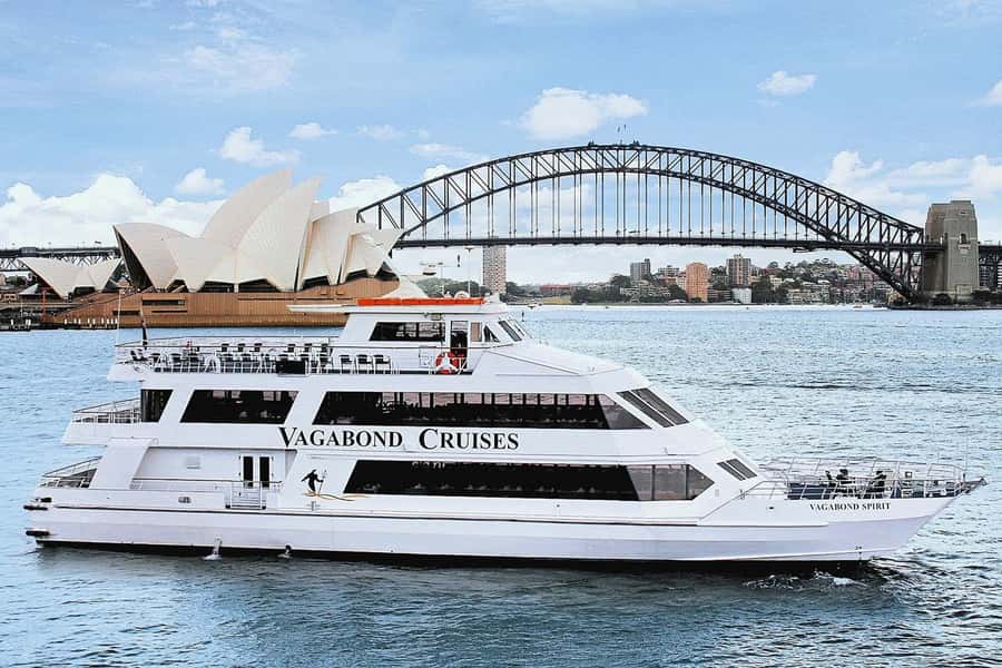 Sydney Harbour: 3-Hour Lunch Cruise with Live Music - A leisurely way to see Sydney Harbour