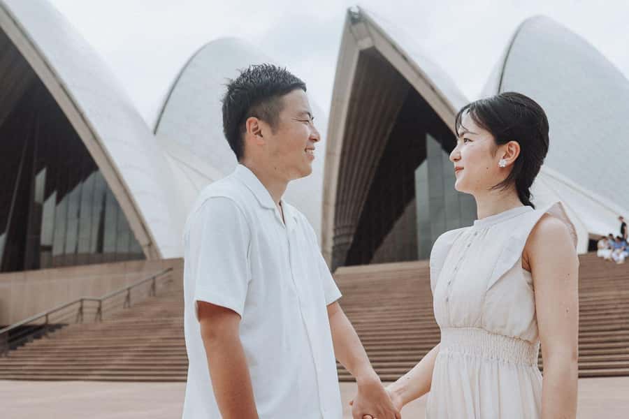 Sydney: Private Photoshoot outside the Opera House - How the 30 to 45 minutes unfold