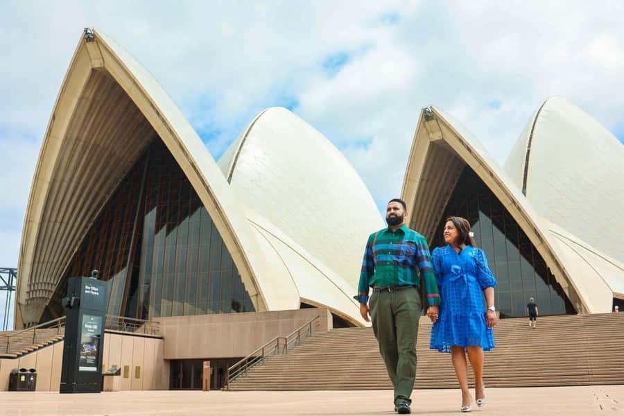 Sydney: Private Photoshoot outside the Opera House - What the final digital gallery includes