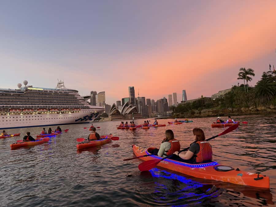 Sydney: Sunrise Kayak, Opera House & Under Harbour Bridge - Meeting at Milson Park Boatramp in Kirribilli