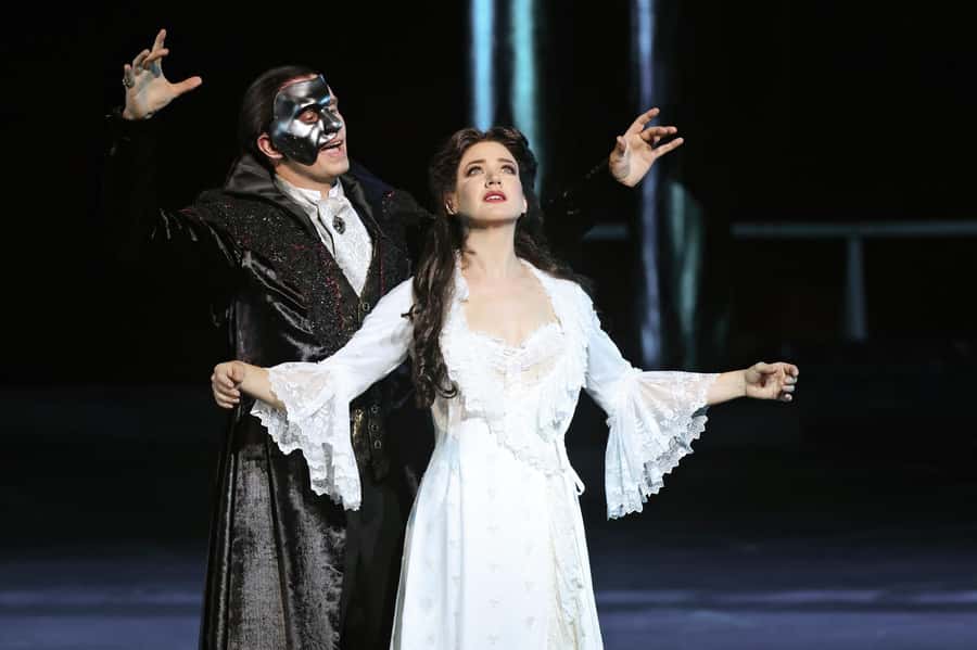 The Phantom of the Opera on Sydney Harbour Tickets - Arriving before 5pm and finding the evening mood