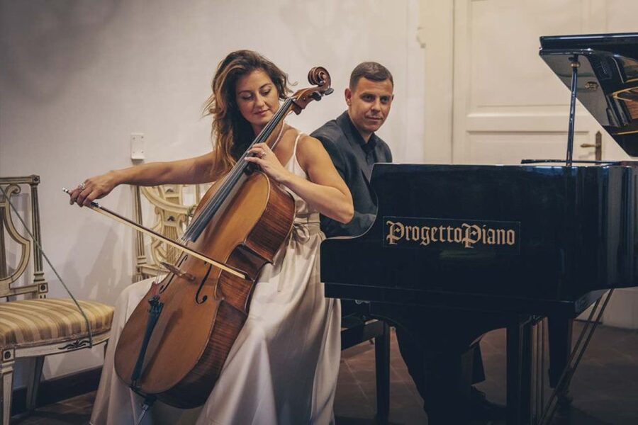The Three Tenors in Sorrento: Opera Arias, Naples and Songs - The performers and presentation style