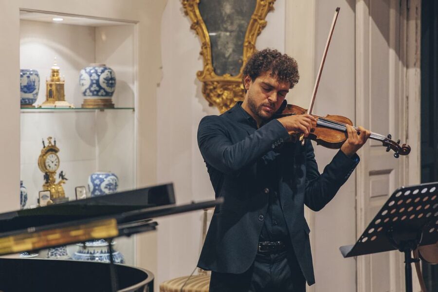 The Three Tenors in Sorrento: Opera Arias, Naples and Songs - Who will enjoy it most?