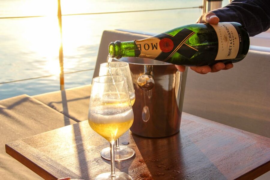 Venice: Catamaran Sunset Jazz Cruise with Aperitivo - Sunset views from the lagoon