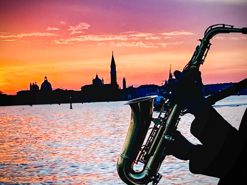 Venice: Catamaran Sunset Jazz Cruise with Aperitivo - Live saxophone and the evening soundtrack