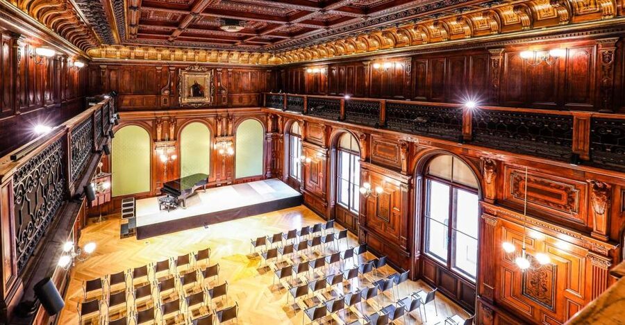 Vienna: Classical Concert at Eschenbach Palace - Entering Eschenbach Palace in central Vienna