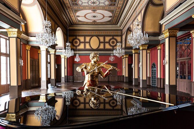 Vienna Classical Concert – Strauss in Historic 1837 Hall - The 20:30 concert: orchestra, opera voice, and Viennese style