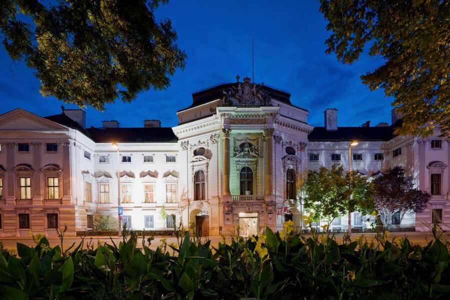 Vienna: Mozart & Strauss Classical Concert at Börse Palace - Opera singers and ballet add a theatrical lift