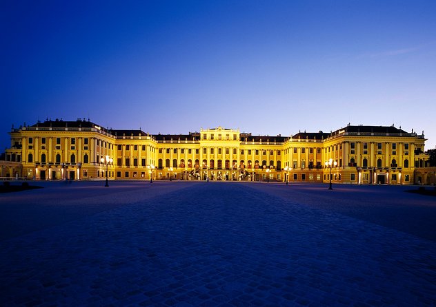 Vienna: Schönbrunn Palace Tour at 7 PM & Classical Concert - Arriving at Schönbrunn at 6:45 PM