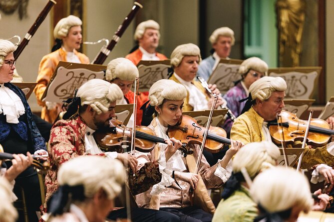 Vienna State Opera House Mozart Concert in Historical Costumes - Music from 30 Viennese musicians