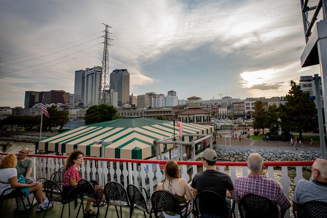 VIP Jazz Dinner Cruise with Private Tour and Open Bar Option - Souvenirs that actually fit the evening
