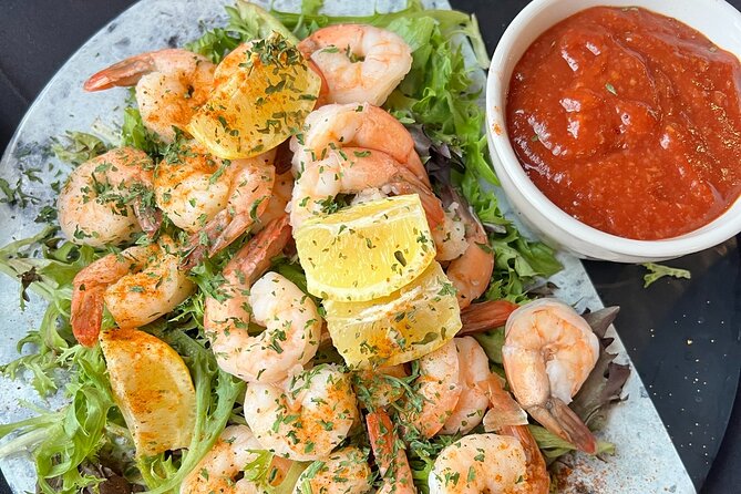 VIP Jazz Dinner Cruise with Private Tour and Open Bar Option - Accessibility, clothing, and practical limits