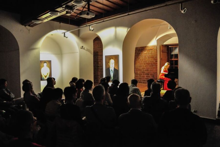 Warsaw: Chopin Concert in the Old Town - A small room made for Chopin