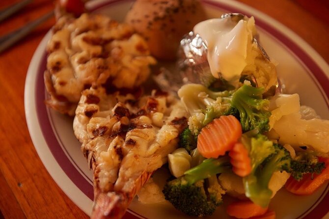 Your Romantic Dinner in Cancun, includes national open bar and live music - Dinner choices and food quality